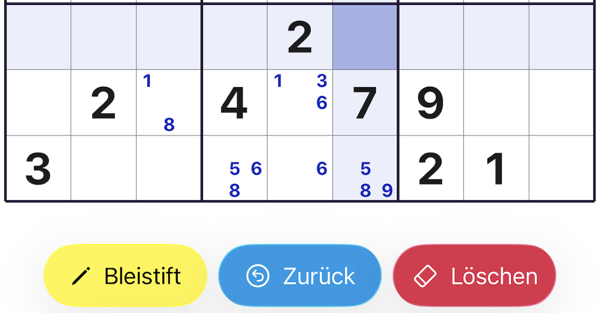 Nahaufnahme von Sudoku-Zellen: gro&szlig;e schwarze L&ouml;sungsziffern neben kleinen blauen Bleistiftnotizen, darunter die Tasten Bleistift, Zur&uuml;ck und L&ouml;schen