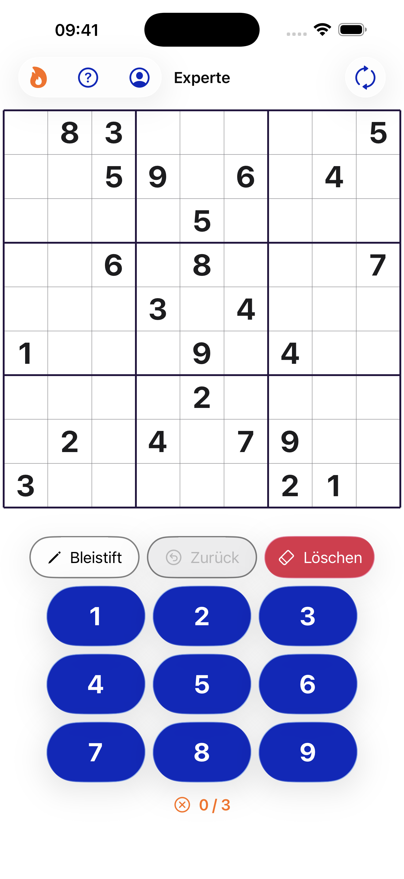 Sudoku im Modus Herausforderung: ein Flammen-Badge in der Werkzeugleiste, die Tasten Hinweis und Zeigen ausgegraut, und ein 0/3-Fehlerz&auml;hler unter der Zifferntastatur